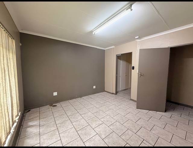 200M² OFFICE TO LET IN SUNWARD PARK